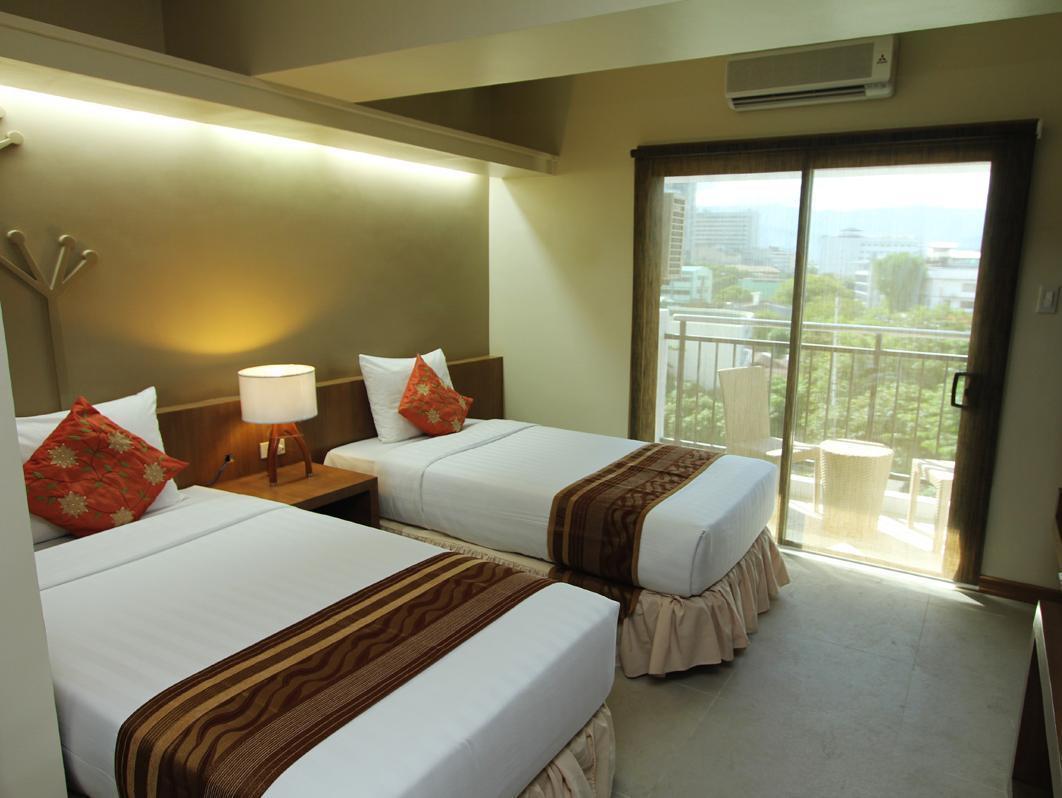 City Suites Ramos Tower Cebu Stadt Exterior foto