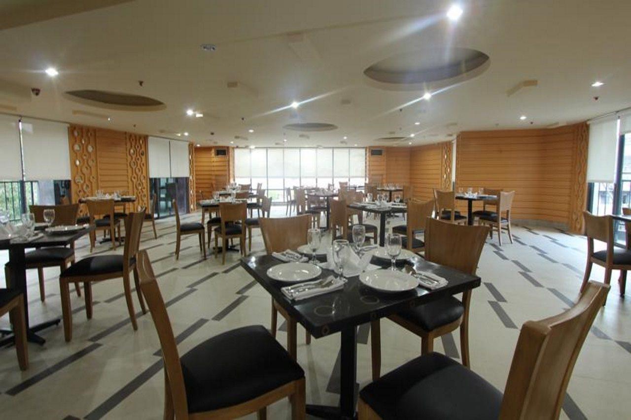 City Suites Ramos Tower Cebu Stadt Exterior foto