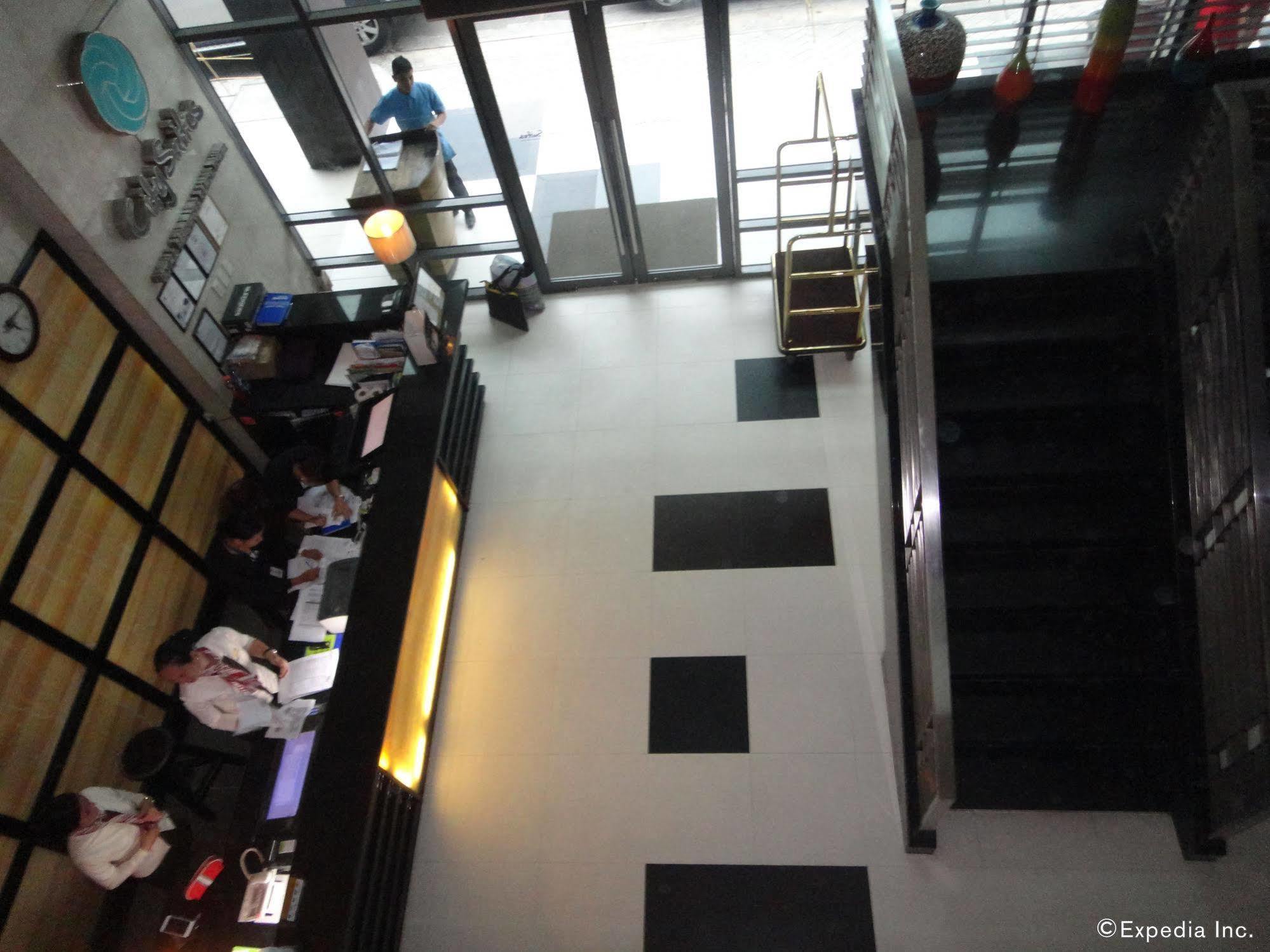 City Suites Ramos Tower Cebu Stadt Exterior foto