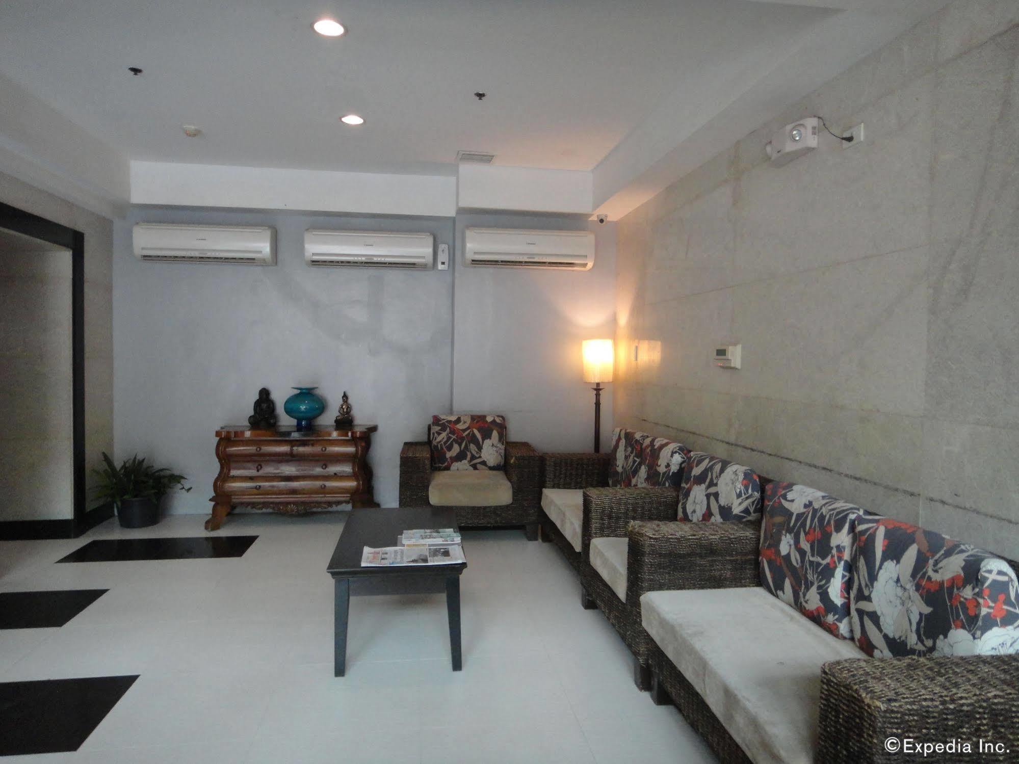City Suites Ramos Tower Cebu Stadt Exterior foto