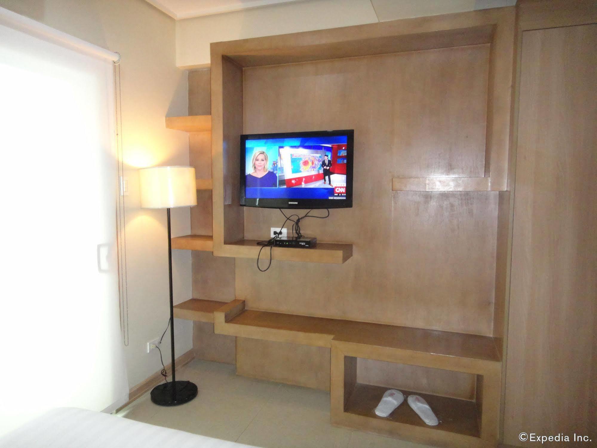 City Suites Ramos Tower Cebu Stadt Exterior foto
