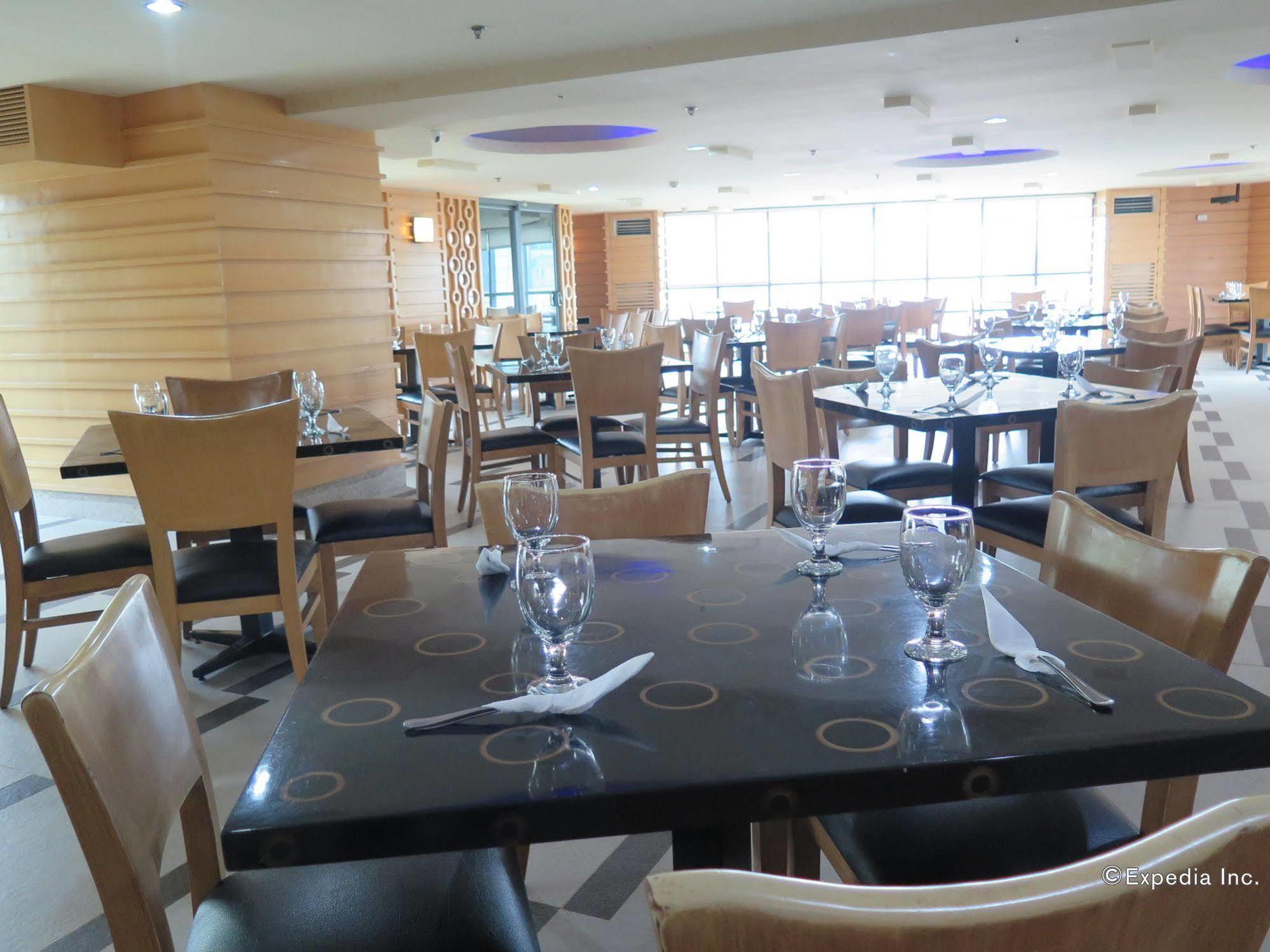 City Suites Ramos Tower Cebu Stadt Exterior foto