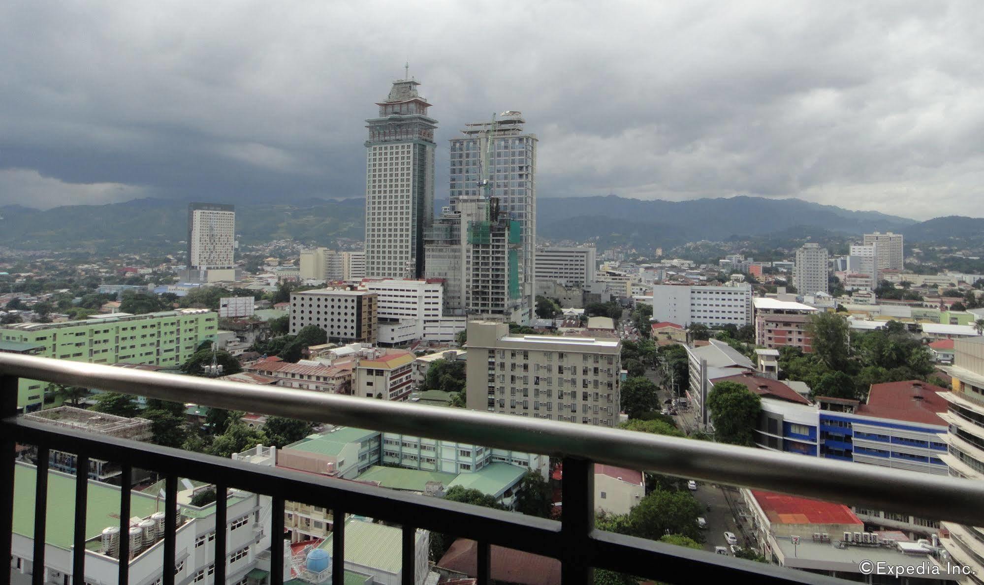City Suites Ramos Tower Cebu Stadt Exterior foto