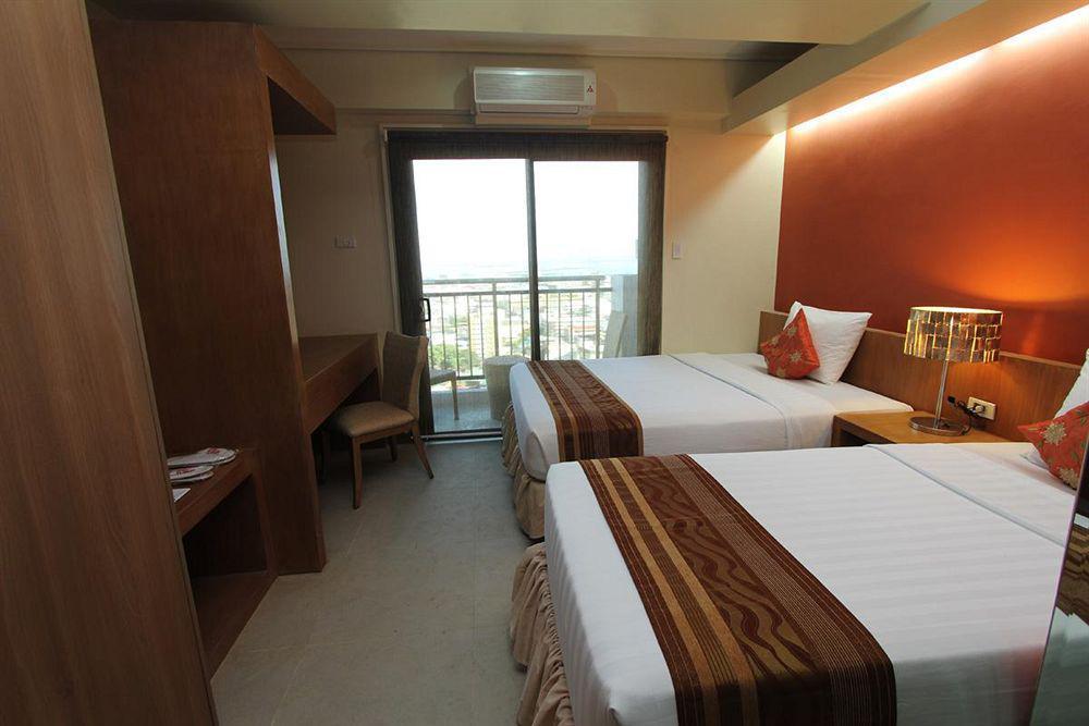City Suites Ramos Tower Cebu Stadt Exterior foto